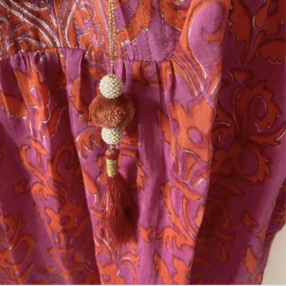 Elegant Sleeveless Blouse in Red and Orange - Picture 4 of 8